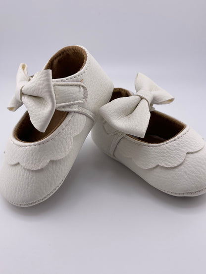 Girls infant bow shoes